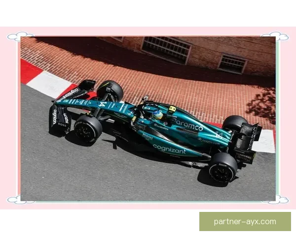 F1赛季最新动态揭晓各车队争冠形势与明星车手表现分析